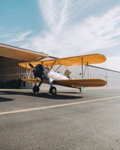 Airplane with landing gear